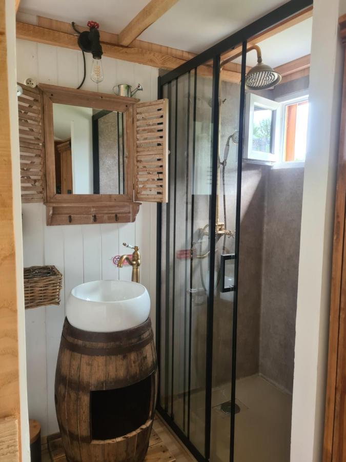 Les Milles Bottes Et Ses Roulottes Villa Encausse-les-Thermes Kültér fotó