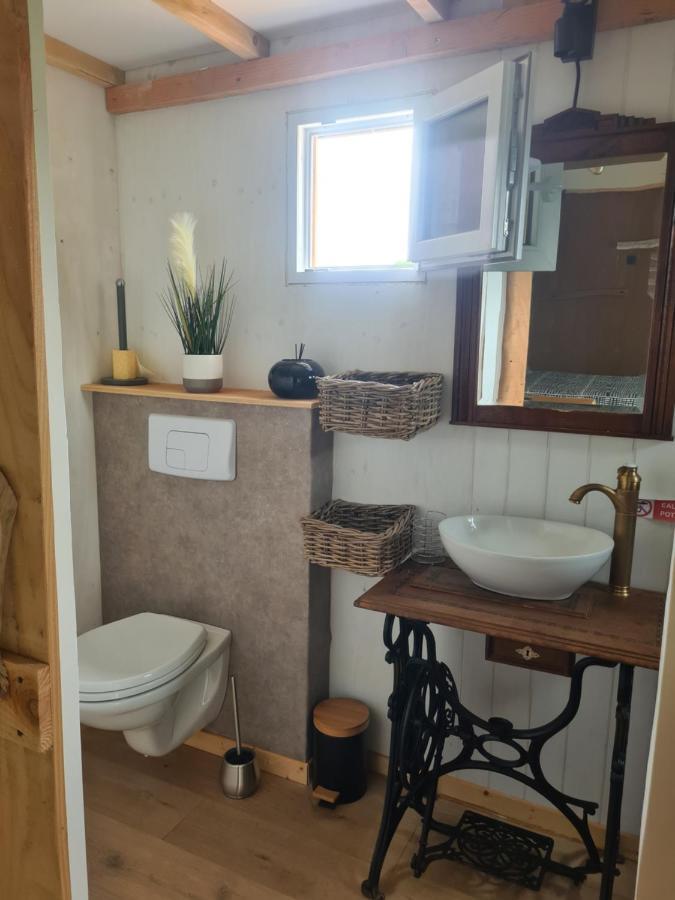 Les Milles Bottes Et Ses Roulottes Villa Encausse-les-Thermes Kültér fotó